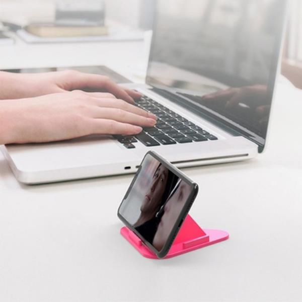 UNIVERSAL PORTABLE THREE-SIDED PYRAMID SHAPE MOBILE HOLDER STAND