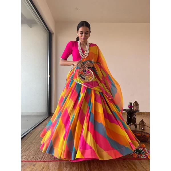Pure organza silk digital printed lehnga.  8mtr flair lehnga with canvas patta ??