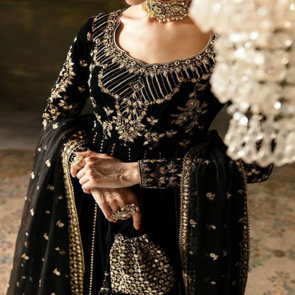 FABRIC DETAILS:- ?? GOWN :HEAVY GEORGETTE WITH SEQUENCE EMBROIDERY WORK(FULLY STITCHED)
