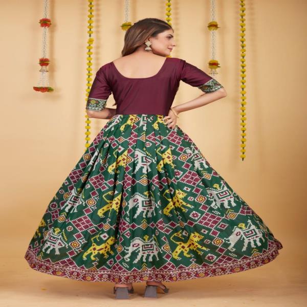 Introducing our stunning Patola gown - featuring 06 captivating colors, a 4.5-meter flair, and inner