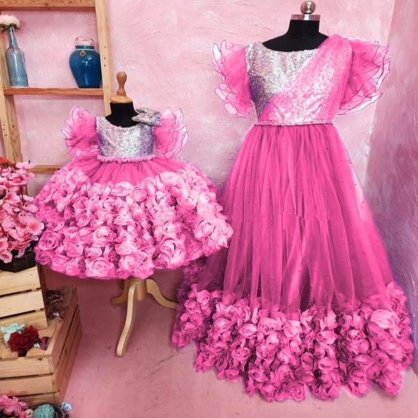  MOM : soft Tissue Net with heavy Petal work And heavy Sequence work with finishing HEAVY Net frill 