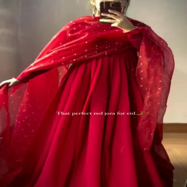  GOWN FABRIC: FOX GEORGETTE & DESIGNED WITH FANCY NACK PATTERN AND FULL CHUDIDAAR SLEEVES (FULL STIT