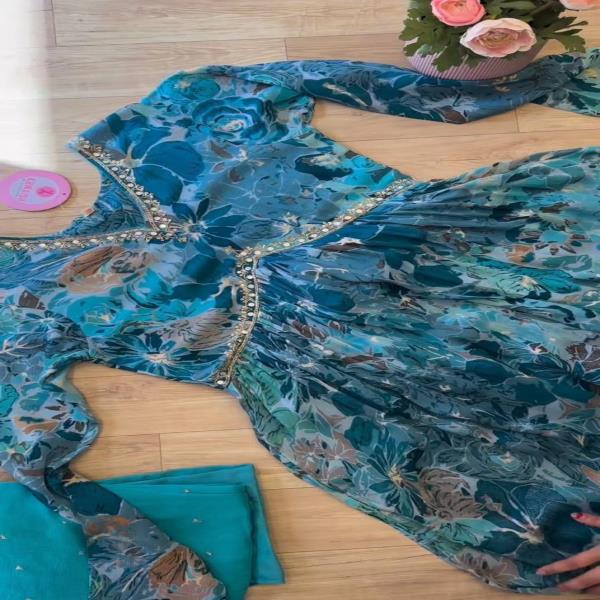 RRTC  5649  SINGLES AVAILABLE ?????Top   Fabric : Maslin silk